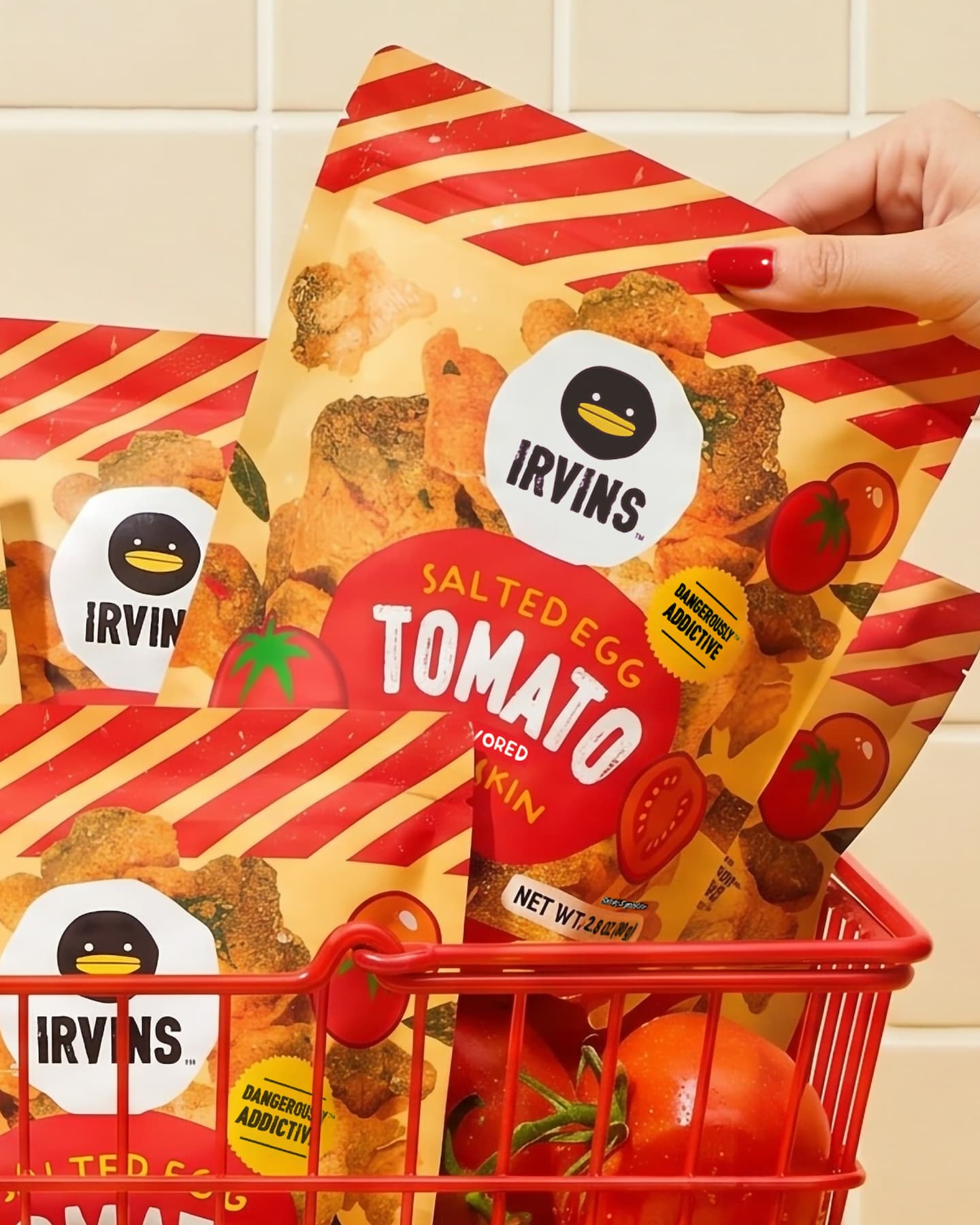 IRVINS Salted Egg Tomato Flavoured Fish Skin (80g)